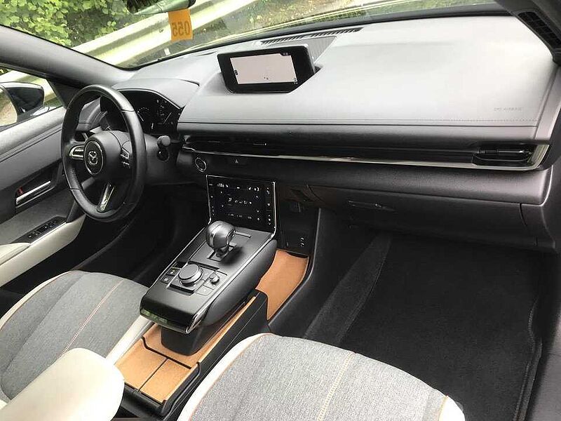 Mazda MX-30 35,5 kWh e-SKYACTIV EV 145 PS