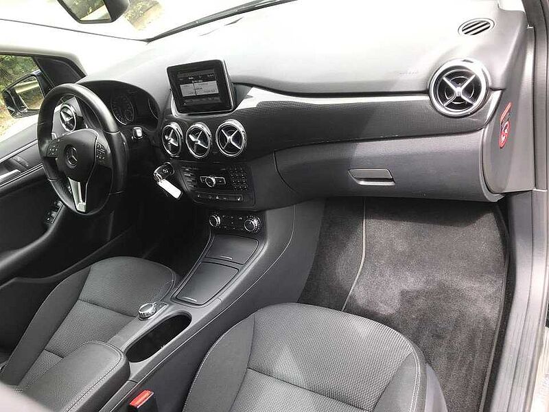 Mercedes-Benz B -Klasse (BM 246)(11.2011-> ) B 180 (246.242)